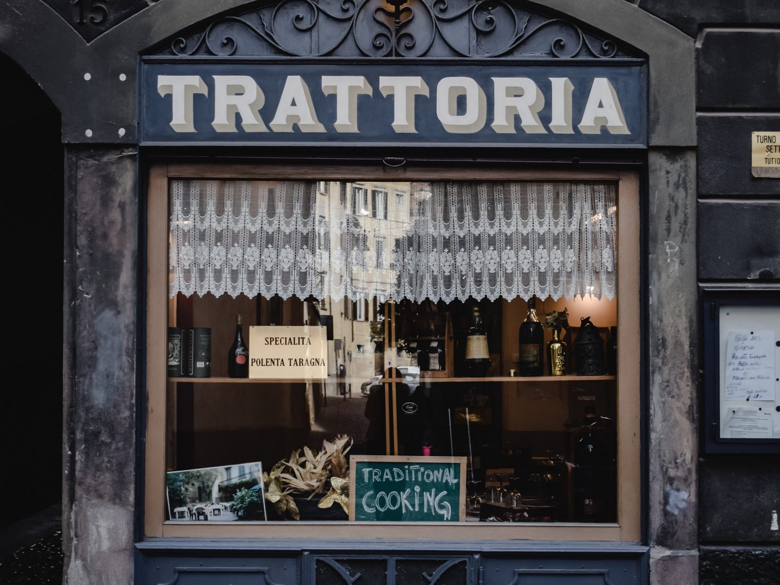 front-store-of-trattoria