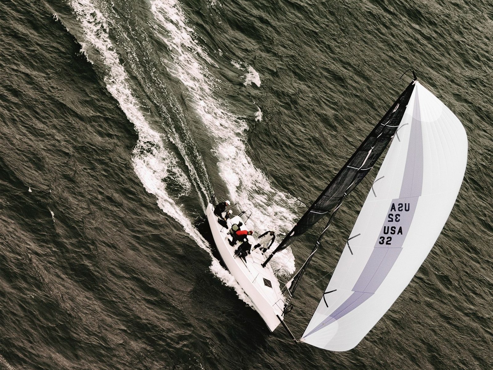 sailing-boat-in-the-ocean-bird-eye-view